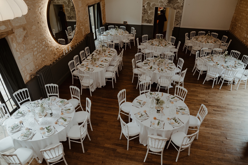 Mariage à la Dîme de Giverny en Normandie, robe Laure de Sagazan, photographe Emmanuelle Auzou - Vogue Photography