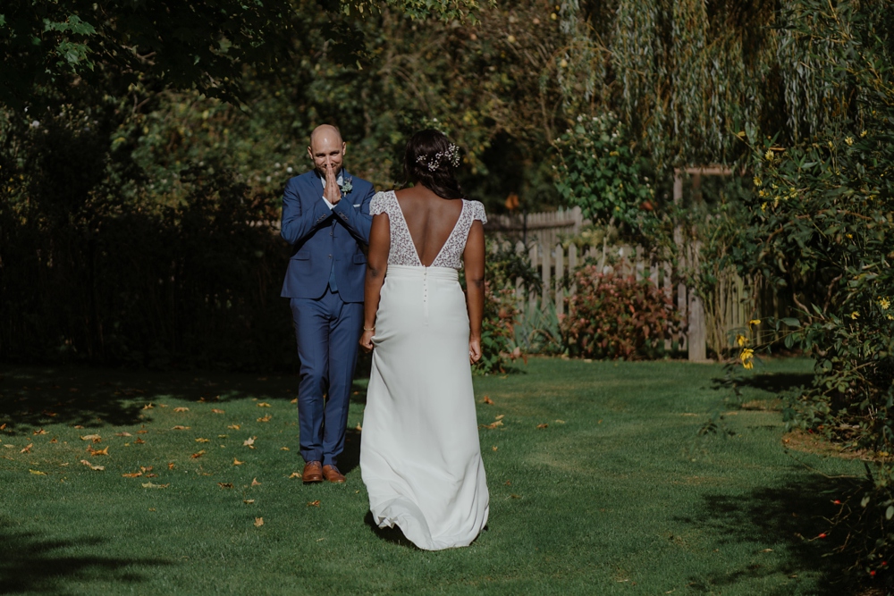 Mariage à la Grange Espins en Normandie près de Caen - Robe Laure de Sagazan - Photographe mariage Emmanuelle Auzou