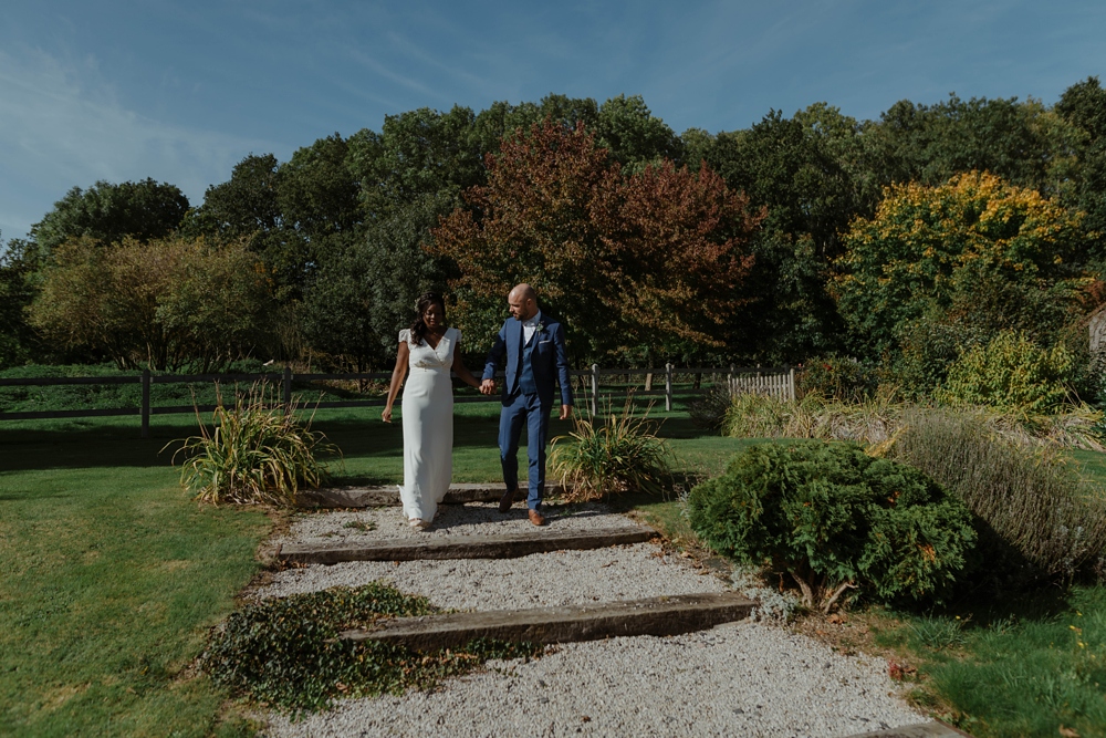 Mariage à la Grange Espins en Normandie près de Caen - Robe Laure de Sagazan - Photographe mariage Emmanuelle Auzou