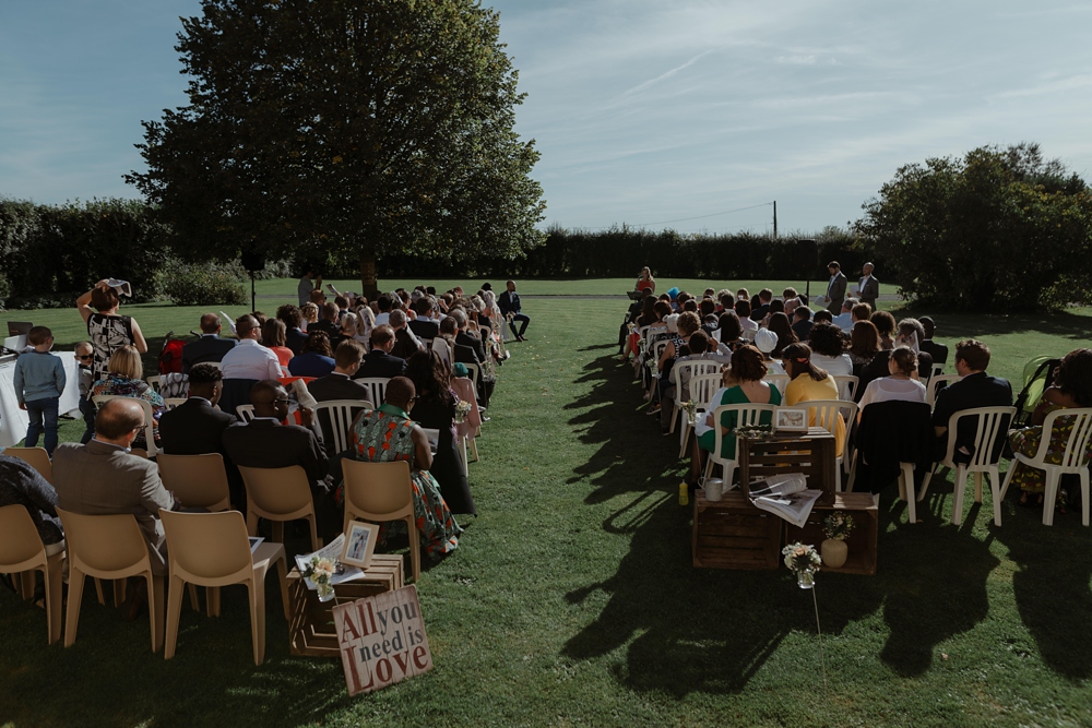 Mariage à la Grange Espins en Normandie près de Caen - Robe Laure de Sagazan - Photographe mariage Emmanuelle Auzou