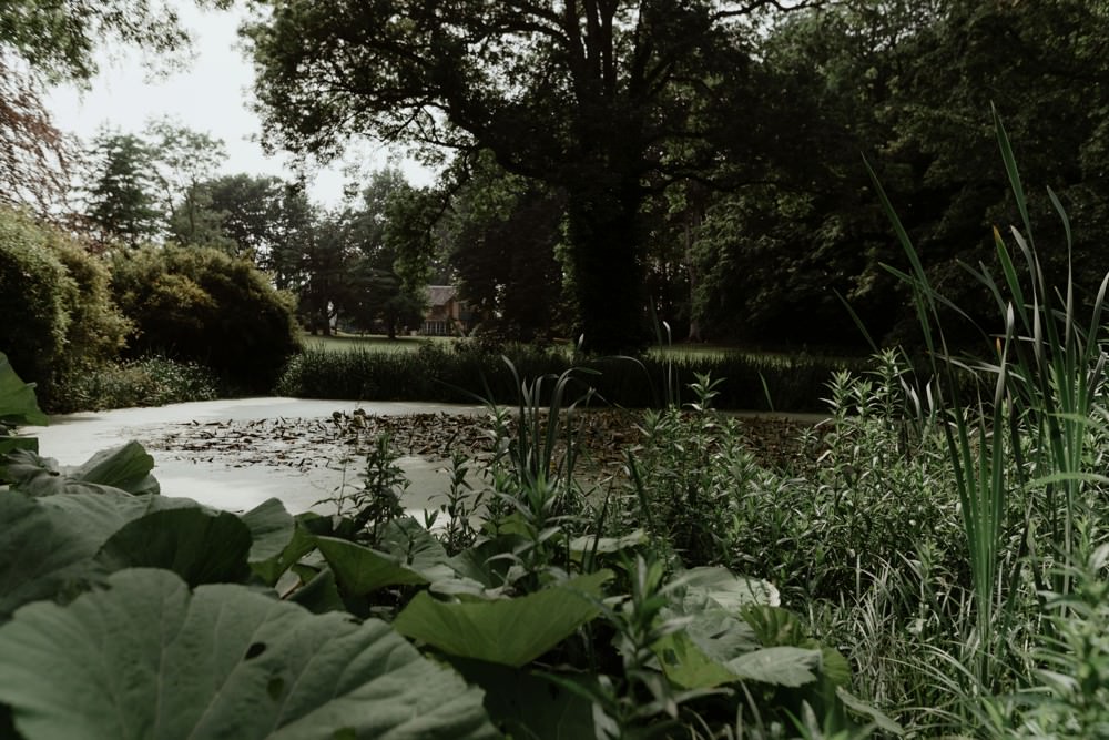 Photographe de mariage à l'Orangerie Saint Jean à La Chapelle sur Dun en Normandie - Salle de réception à la campagne, mariage sous tente, fleuriste Aude de Boishebert