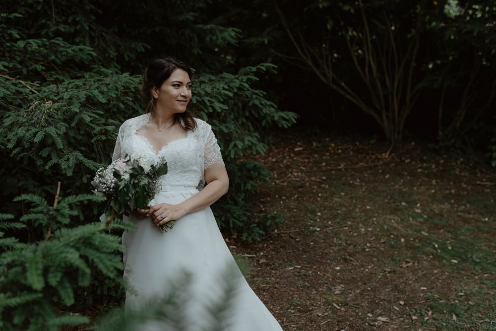 Photographe de mariage à l'Orangerie Saint Jean à La Chapelle sur Dun en Normandie - Salle de réception à la campagne, mariage sous tente, fleuriste Aude de Boishebert