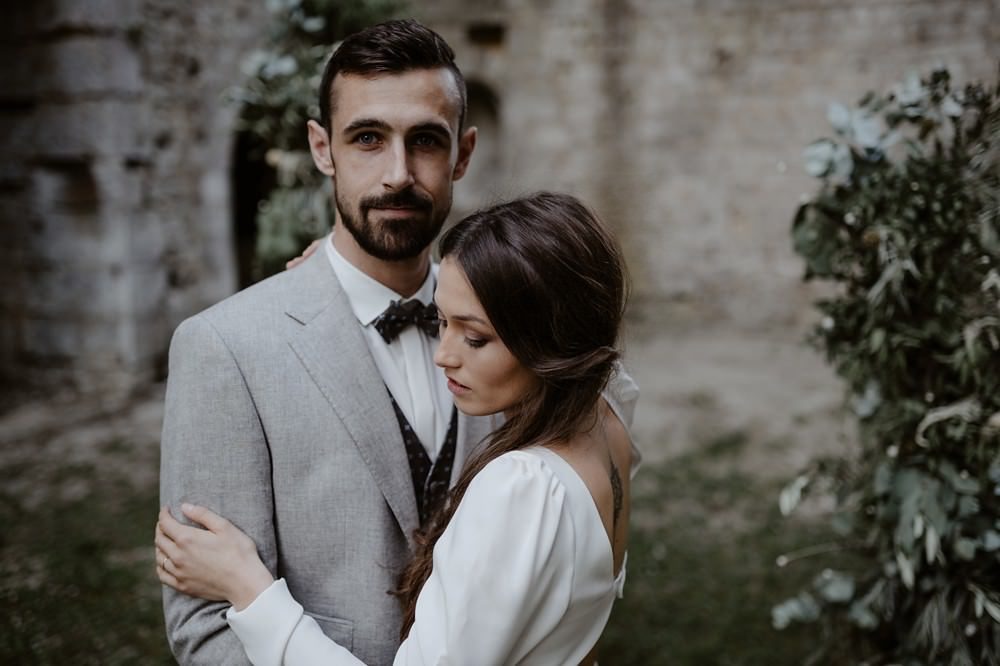Mariage intime et minimaliste à l'Abbaye de Fontaine Guérard - Emmanuelle Auzou Photographe