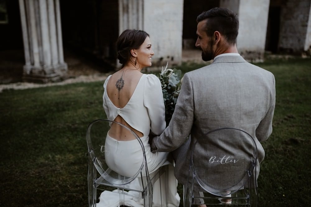 Mariage intime et minimaliste à l'Abbaye de Fontaine Guérard - Emmanuelle Auzou Photographe