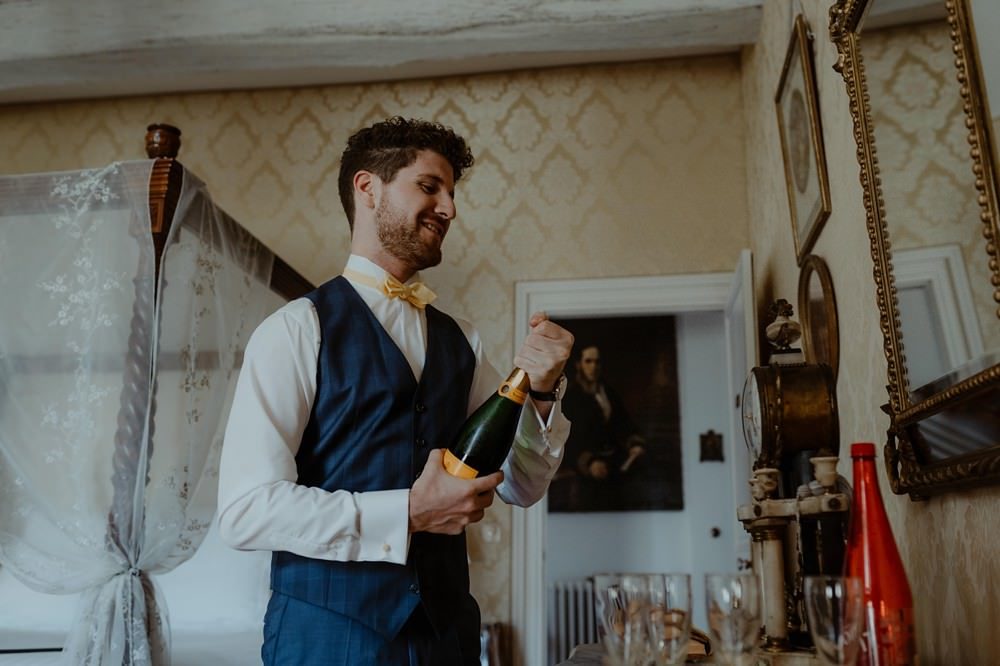 Mariage au Château Barthélémy à Paray-Douaville 78 - Mariage gay avec cérémonie laïque en extérieur - Photographies et Film par Emmanuelle Auzou et Laurent Hersent