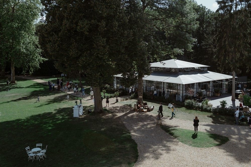 Mariage au Château Barthélémy à Paray-Douaville 78 - Mariage gay avec cérémonie laïque en extérieur - Photographies et Film par Emmanuelle Auzou et Laurent Hersent