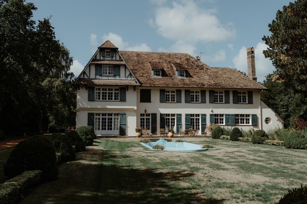 Photographe Mariage Le Touquet - Reportage de mariage dans la maison familiale, puis à l'église du Touquet puis à l'Opale Corner près de l'hippodrome du Touquet - Emmanuelle Auzou photographe de mariage
