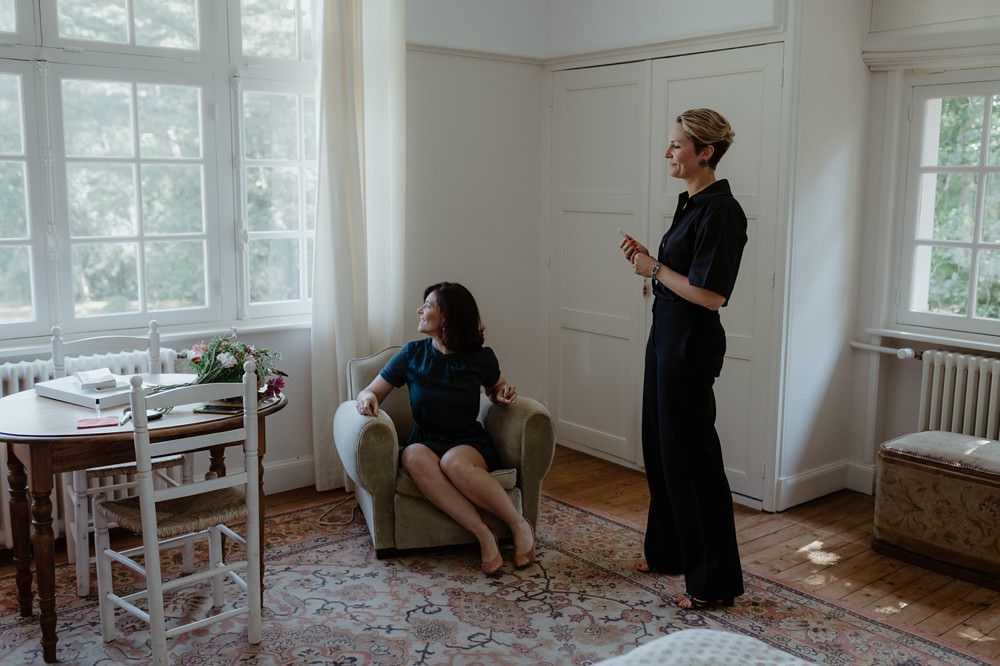 Photographe Mariage Le Touquet - Reportage de mariage dans la maison familiale, puis à l'église du Touquet puis à l'Opale Cornet près de l'hippodrome du Touquet - Emmanuelle Auzou photographe de mariage