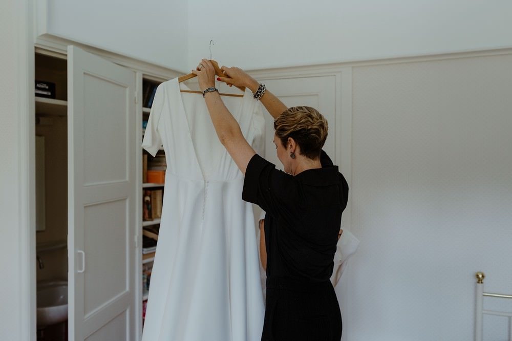 Photographe Mariage Le Touquet - Reportage de mariage dans la maison familiale, puis à l'église du Touquet puis à l'Opale Cornet près de l'hippodrome du Touquet - Emmanuelle Auzou photographe de mariage