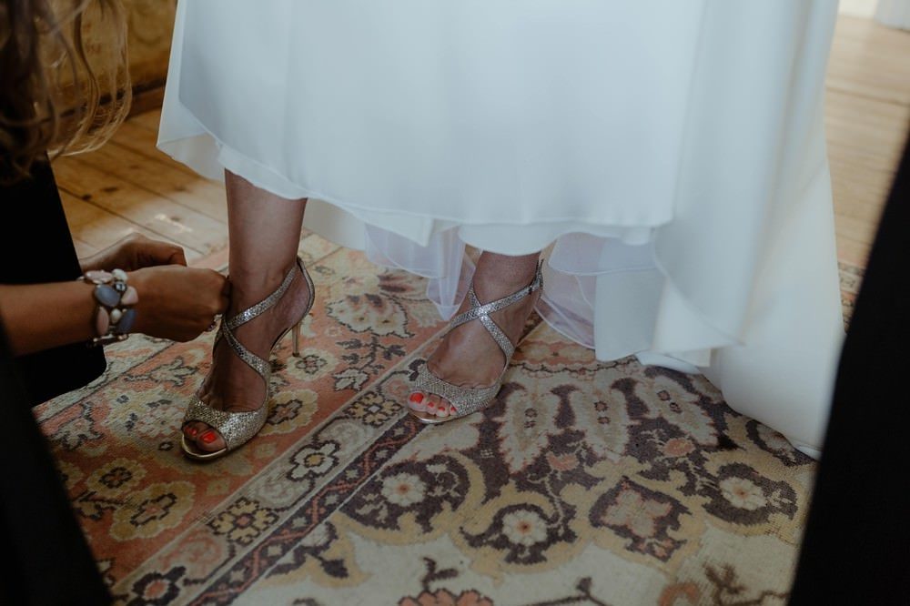 Photographe Mariage Le Touquet - Reportage de mariage dans la maison familiale, puis à l'église du Touquet puis à l'Opale Corner près de l'hippodrome du Touquet - Emmanuelle Auzou photographe de mariage