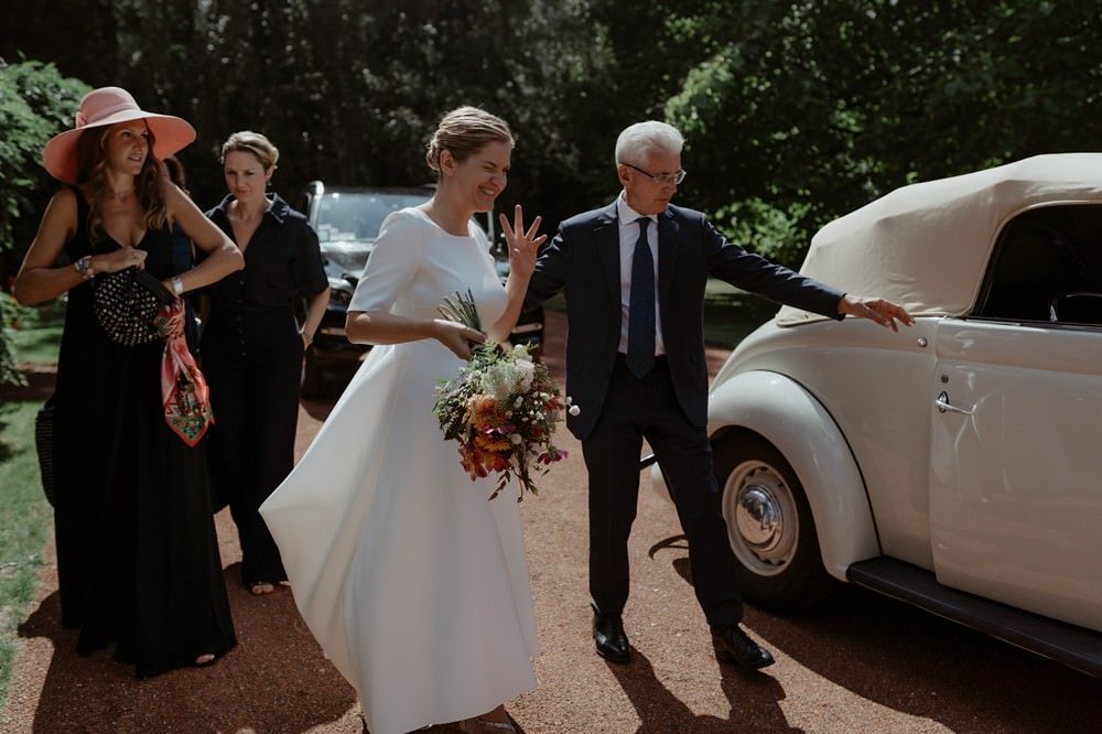 Photographe Mariage Le Touquet - Reportage de mariage dans la maison familiale, puis à l'église du Touquet puis à l'Opale Corner près de l'hippodrome du Touquet - Emmanuelle Auzou photographe de mariage