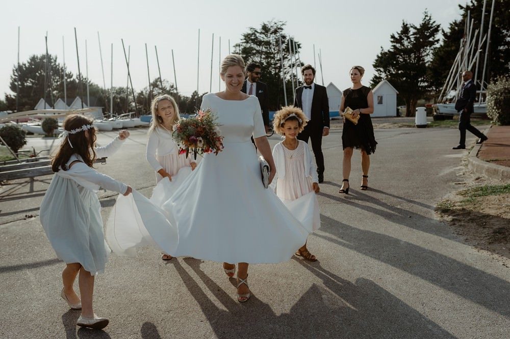 Photographe Mariage Le Touquet - Reportage de mariage dans la maison familiale, puis à l'église du Touquet puis à l'Opale Corner près de l'hippodrome du Touquet - Emmanuelle Auzou photographe de mariage