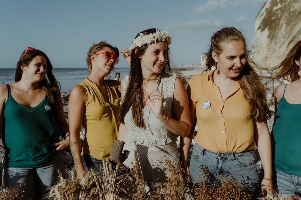 Idée originale d'activité EVJF (enterrement de vie de jeune fille) : séance ou shooting photo entre copines par Emmanuelle AUZOU photographe