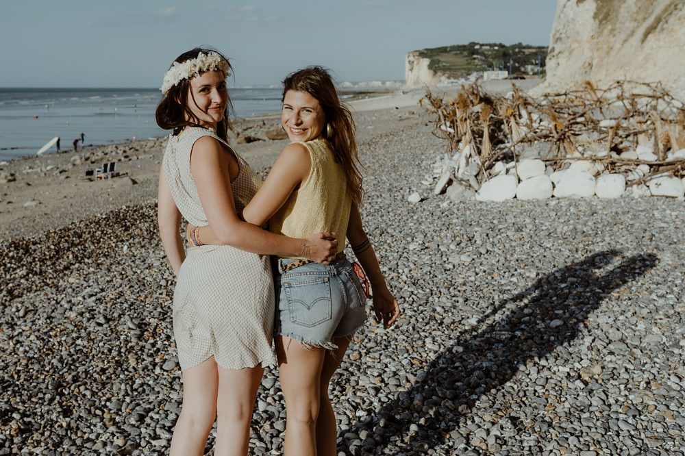 Idée originale d'activité EVJF (enterrement de vie de jeune fille) : séance ou shooting photo entre copines par Emmanuelle AUZOU photographe