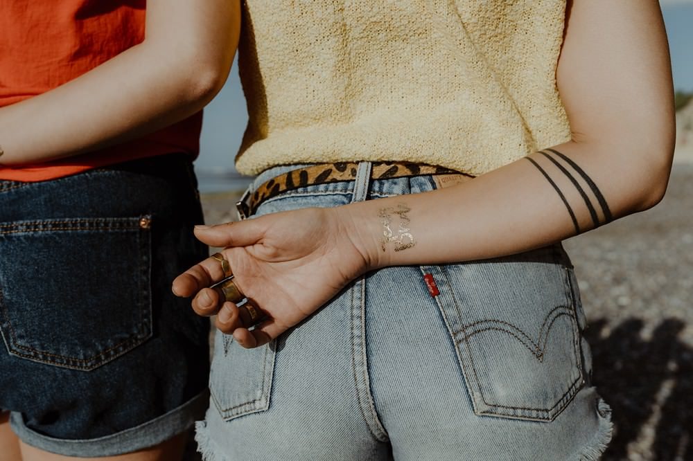 Idée originale d'activité EVJF (enterrement de vie de jeune fille) : séance ou shooting photo entre copines par Emmanuelle AUZOU photographe