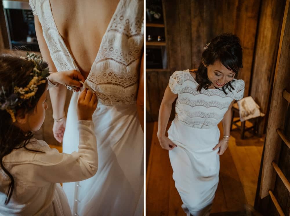 Un mariage laïque dans le Calvados - Mariage sous tente nomade et décoration vintage et robe Laure de Sagazan