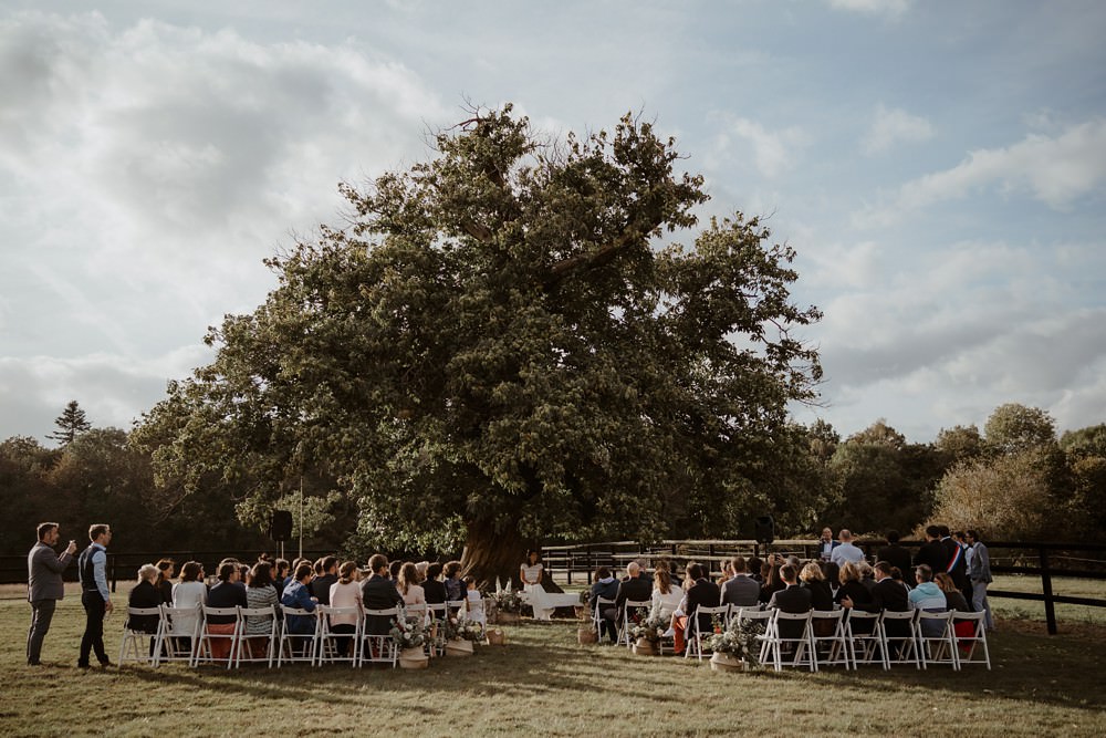Un mariage laique sous le vieux chêne au Pré des Colombiers dans le Calvados - Mariage sous tente nomade et décoration vintage