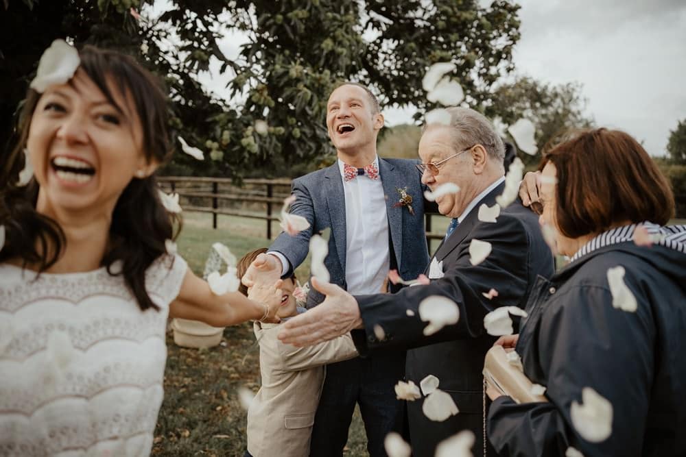 Un mariage laique au Pré des Colombiers dans le Calvados - Mariage sous tente nomade et décoration vintage
