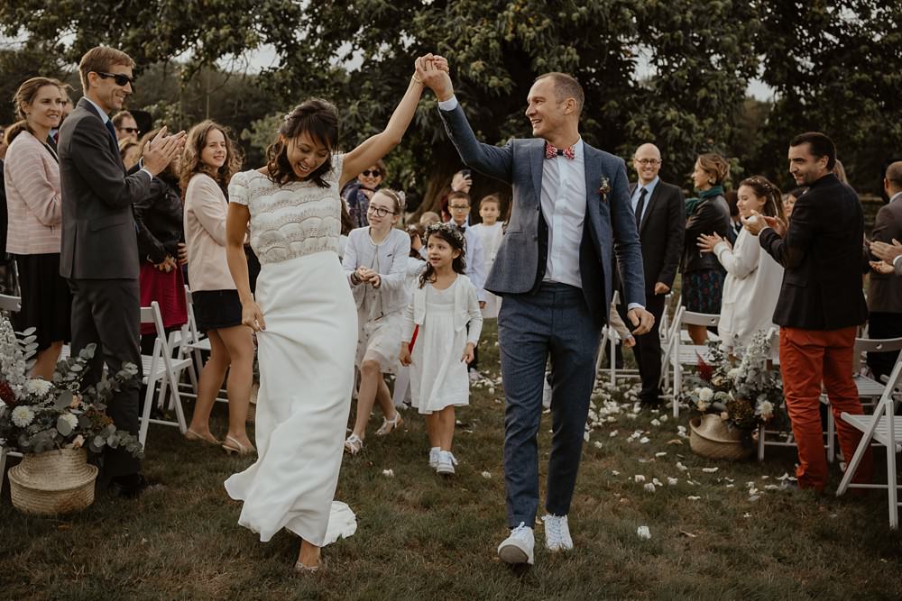 Un mariage laique au Pré des Colombiers dans le Calvados - Mariage sous tente nomade et décoration vintage