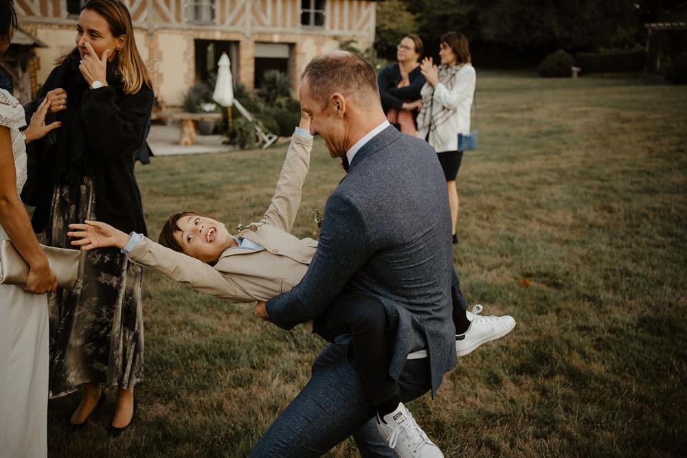 Un mariage laique au Pré des Colombiers dans le Calvados - Mariage sous tente nomade et décoration vintage