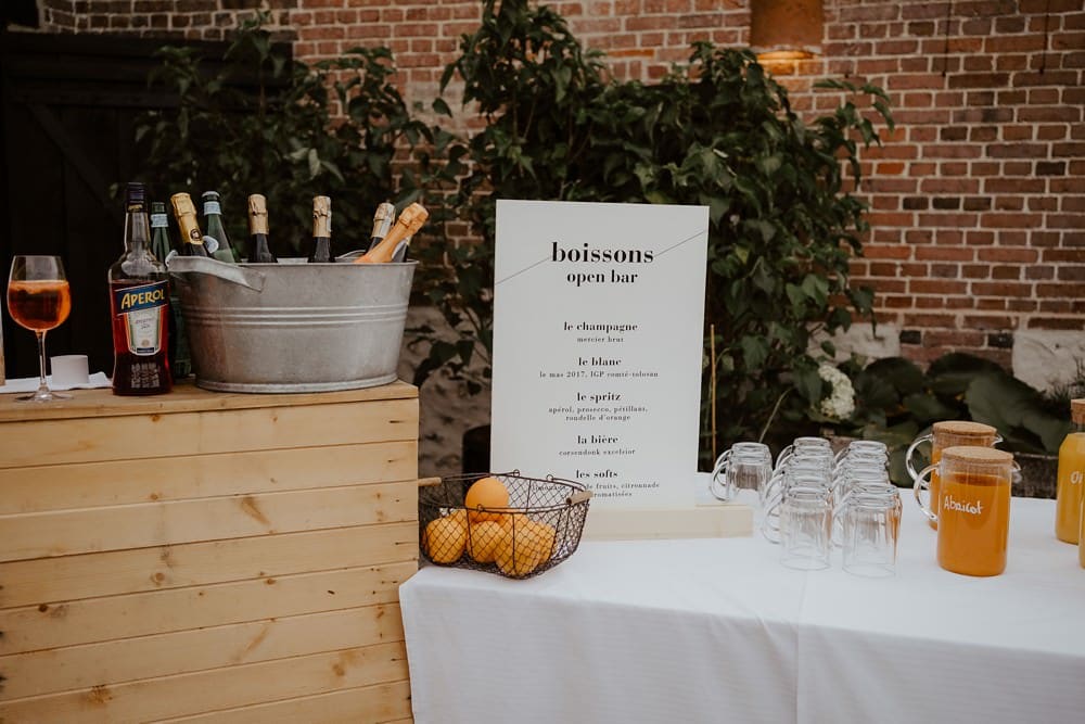 Un mariage laique au Pré des Colombiers dans le Calvados - Mariage sous tente nomade et décoration vintage