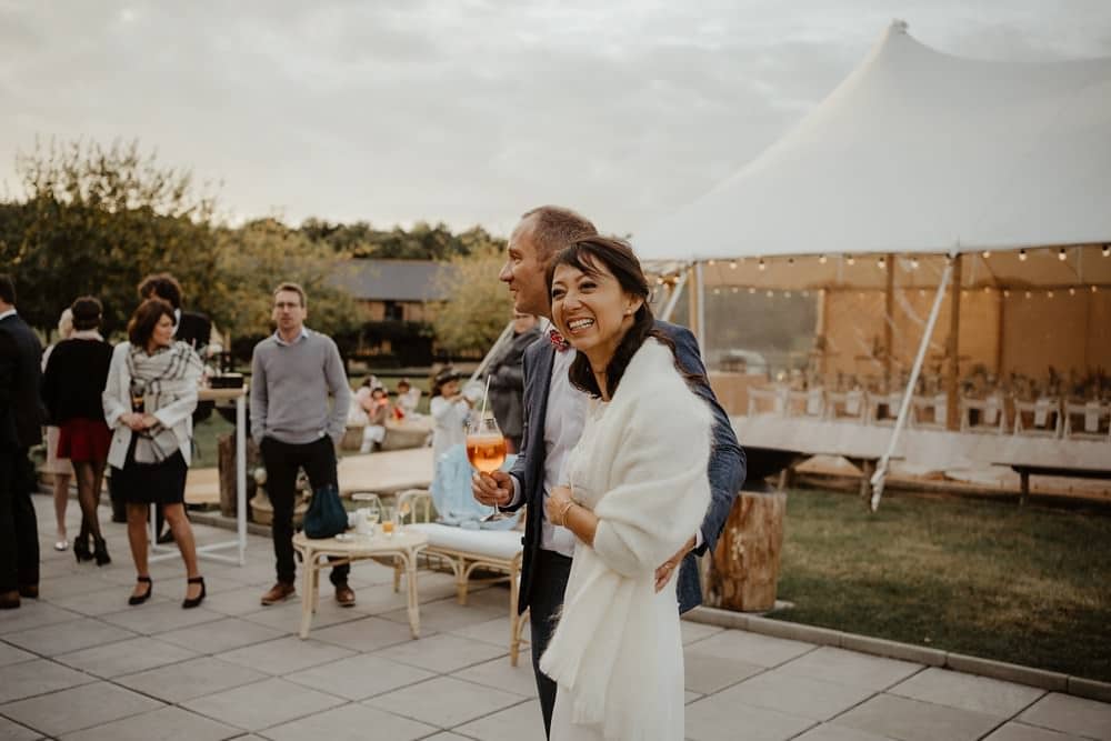 Un mariage laique au Pré des Colombiers dans le Calvados - Mariage sous tente nomade et décoration vintage