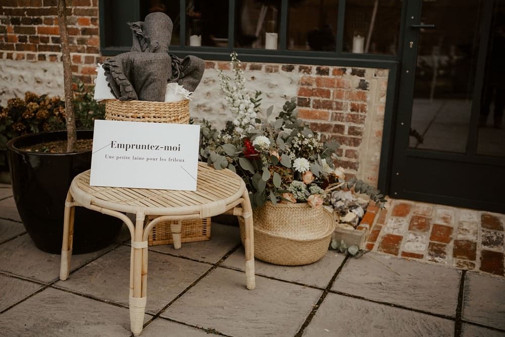 Un mariage laique au Pré des Colombiers dans le Calvados - Mariage sous tente nomade et décoration vintage