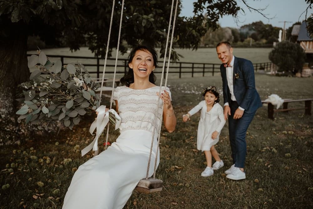 Un mariage laique au Pré des Colombiers dans le Calvados - Mariage sous tente nomade et décoration vintage