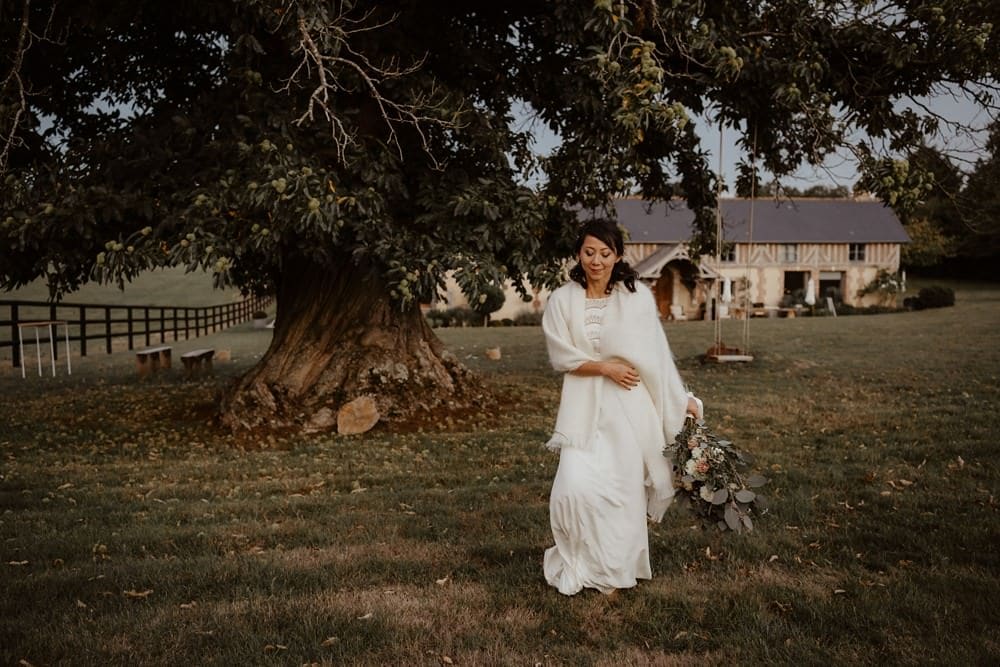 Un mariage laique au Pré des Colombiers dans le Calvados - Mariage sous tente nomade et décoration vintage