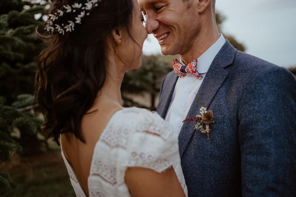 Un mariage laique au Pré des Colombiers dans le Calvados - Mariage sous tente nomade et décoration vintage