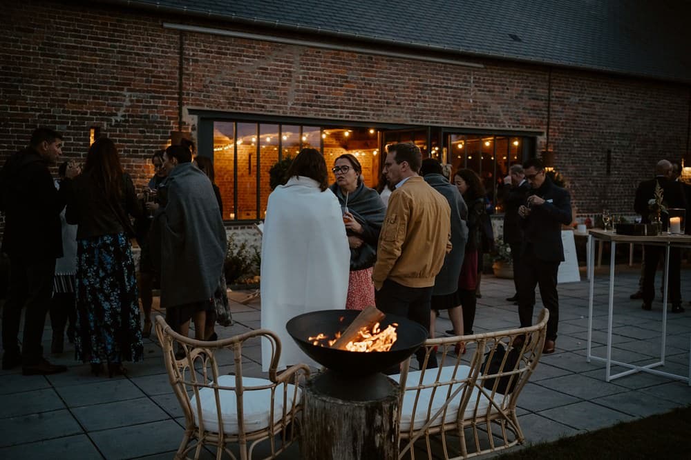 Un mariage laique au Pré des Colombiers dans le Calvados - Mariage sous tente nomade et décoration vintage