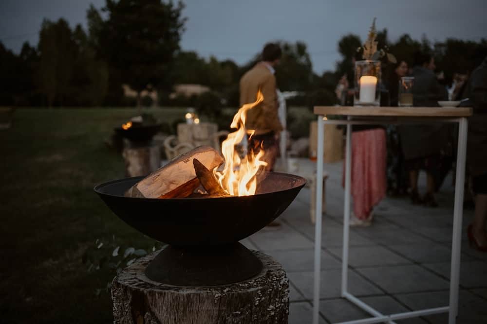 Un mariage laique au Pré des Colombiers dans le Calvados - Mariage sous tente nomade et décoration vintage