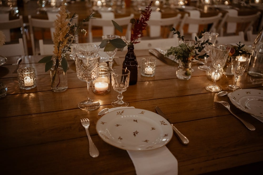 Un mariage laique au Pré des Colombiers dans le Calvados - Mariage sous tente nomade et décoration vintage