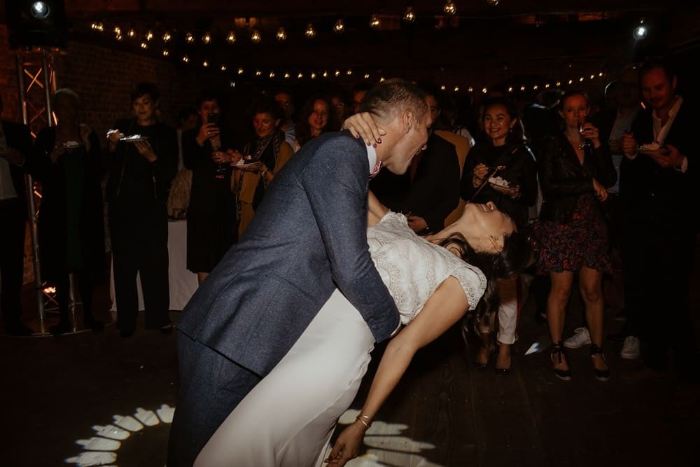 Un mariage laique au Pré des Colombiers dans le Calvados - Mariage sous tente nomade et décoration vintage