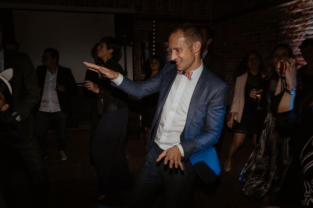 Un mariage laique au Pré des Colombiers dans le Calvados - Mariage sous tente nomade et décoration vintage