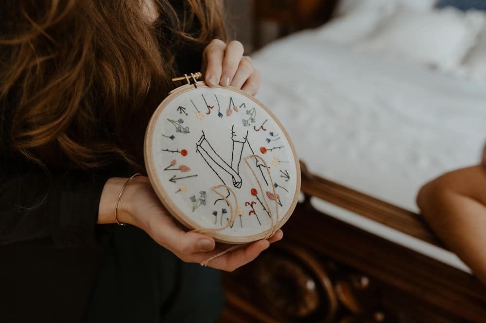 Mariage hygge et folk dans une jolie grange normande aux couleurs de l'automne