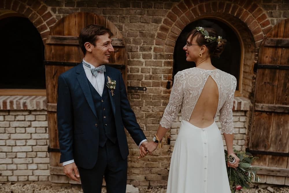 Mariage hygge et folk dans une jolie grange normande aux couleurs de l'automne