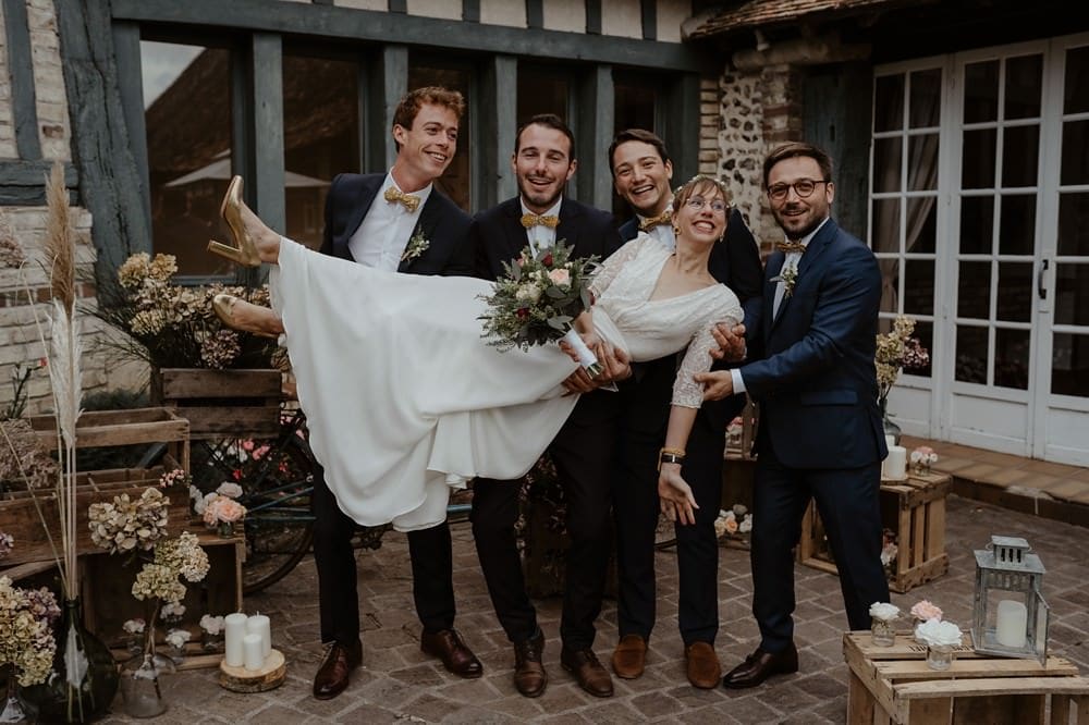 Mariage hygge et folk dans une jolie grange normande aux couleurs de l'automne