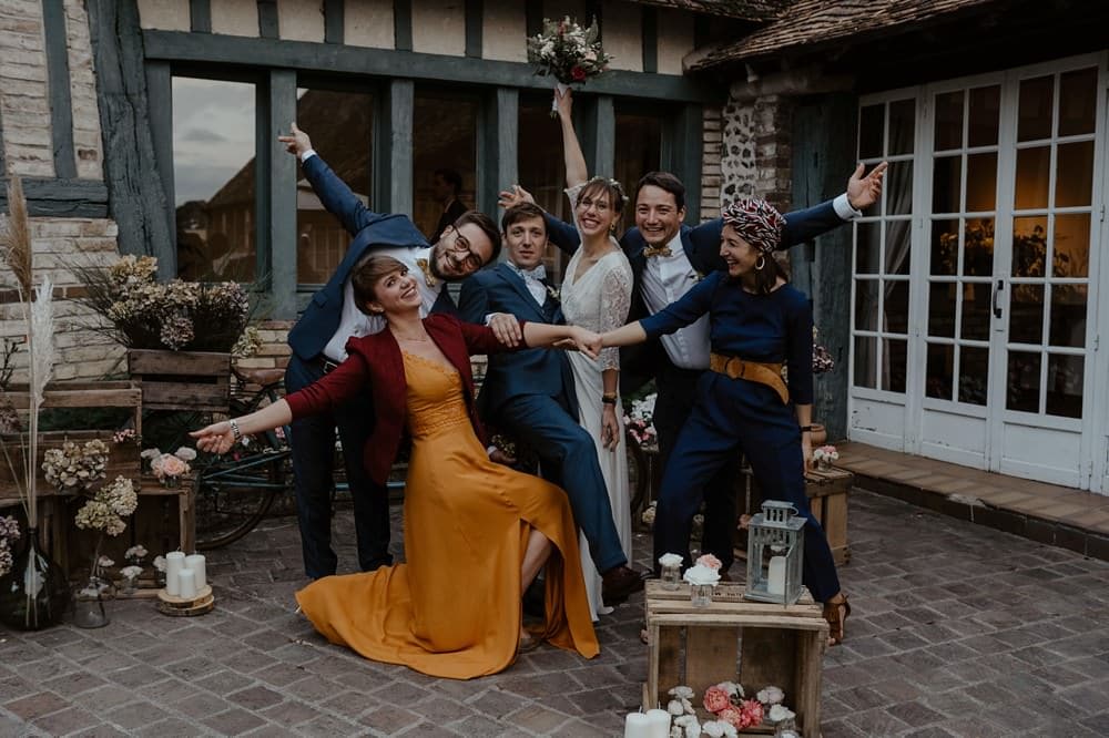 Mariage hygge et folk dans une jolie grange normande aux couleurs de l'automne