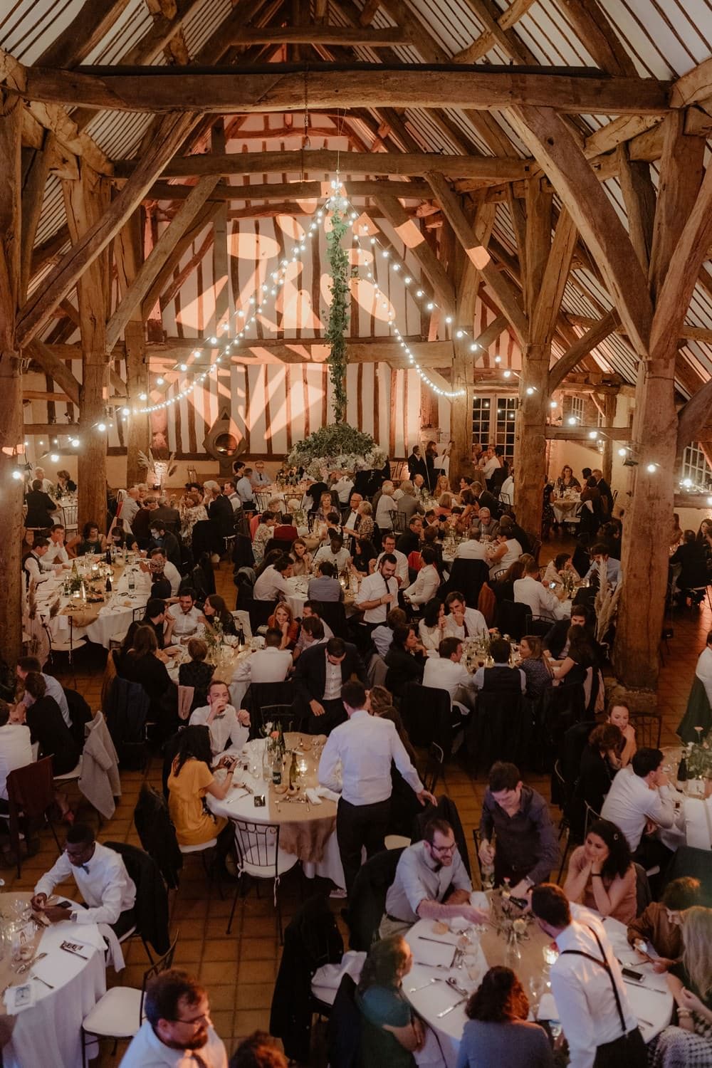 Mariage hygge et folk dans une jolie grange normande aux couleurs de l'automne