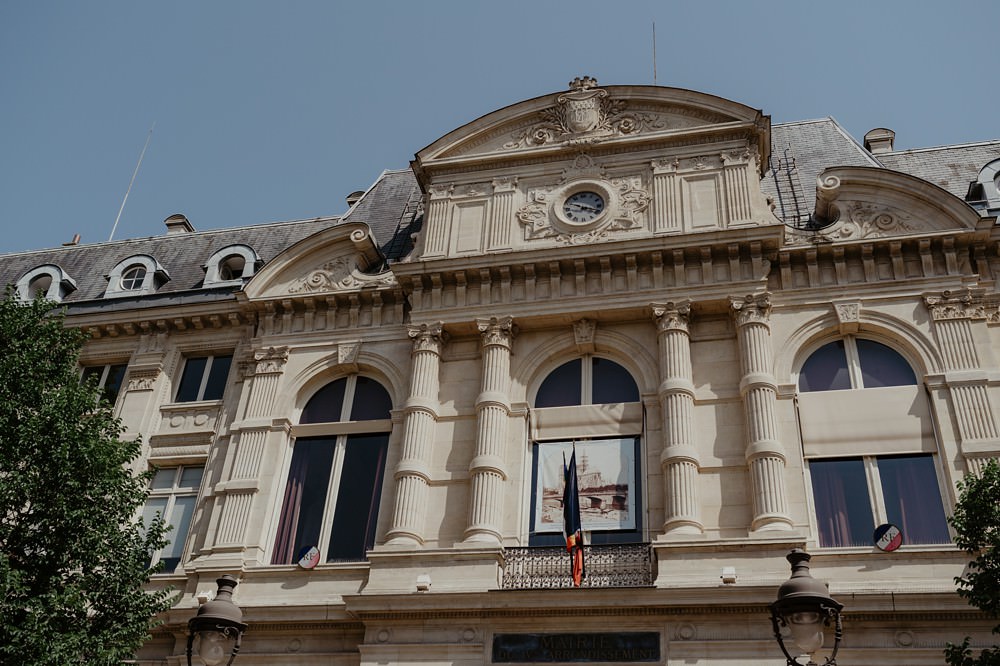 Reportage mariage à la mairie avant le mariage religieux - Emmanuelle Auzou photographe et vidéaste en Normandie