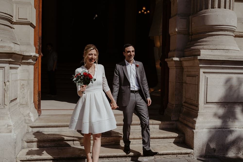 Reportage mariage à la mairie avant le mariage religieux - Emmanuelle Auzou photographe et vidéaste en Normandie
