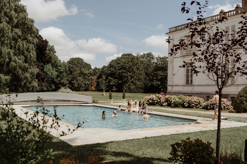 Reportage mariage juif au château barthélémy à Paray-douaville ; photographe et vidéaste pour votre mariage en Normandie et partout en France - Mariage avec cérémonie juive en extérieur et robe Rime Arodaky
