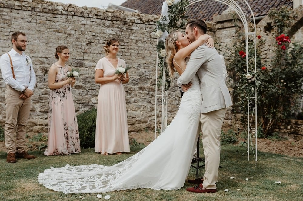 Mariage intime protestant au château du Denacre près de Boulogne sur Mer Côté d'Opale