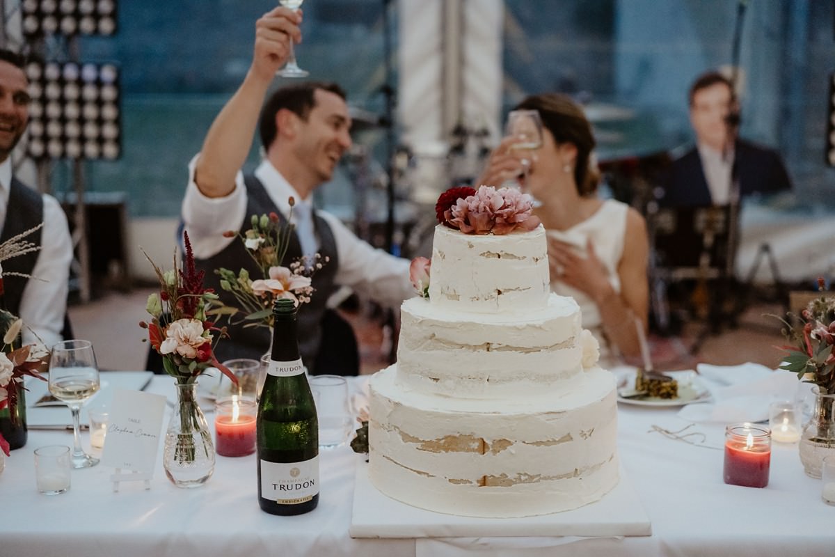 Un mariage laïque boho au fort de la prée sur l'île de ré wedding cake christophe roquet