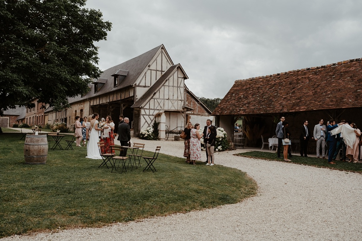 Photographe et Vidéaste mariage domaine de Guerquesalle - Un reportage mariage folk à la ferme de Querquesalle à Amécourt en Normandie