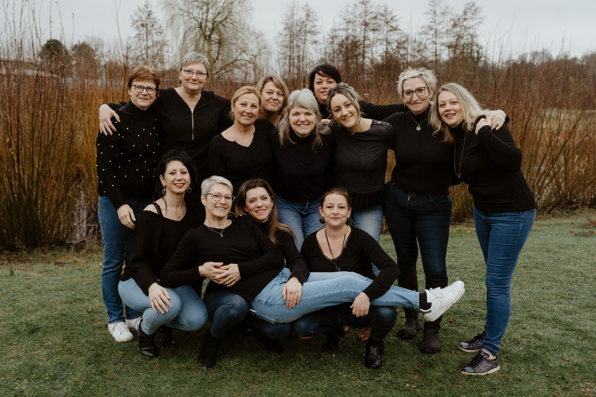 Photographe shooting photo EVJF enterrement de vie de jeune fille à Forges les Eaux en Normandie Seine-Maritime