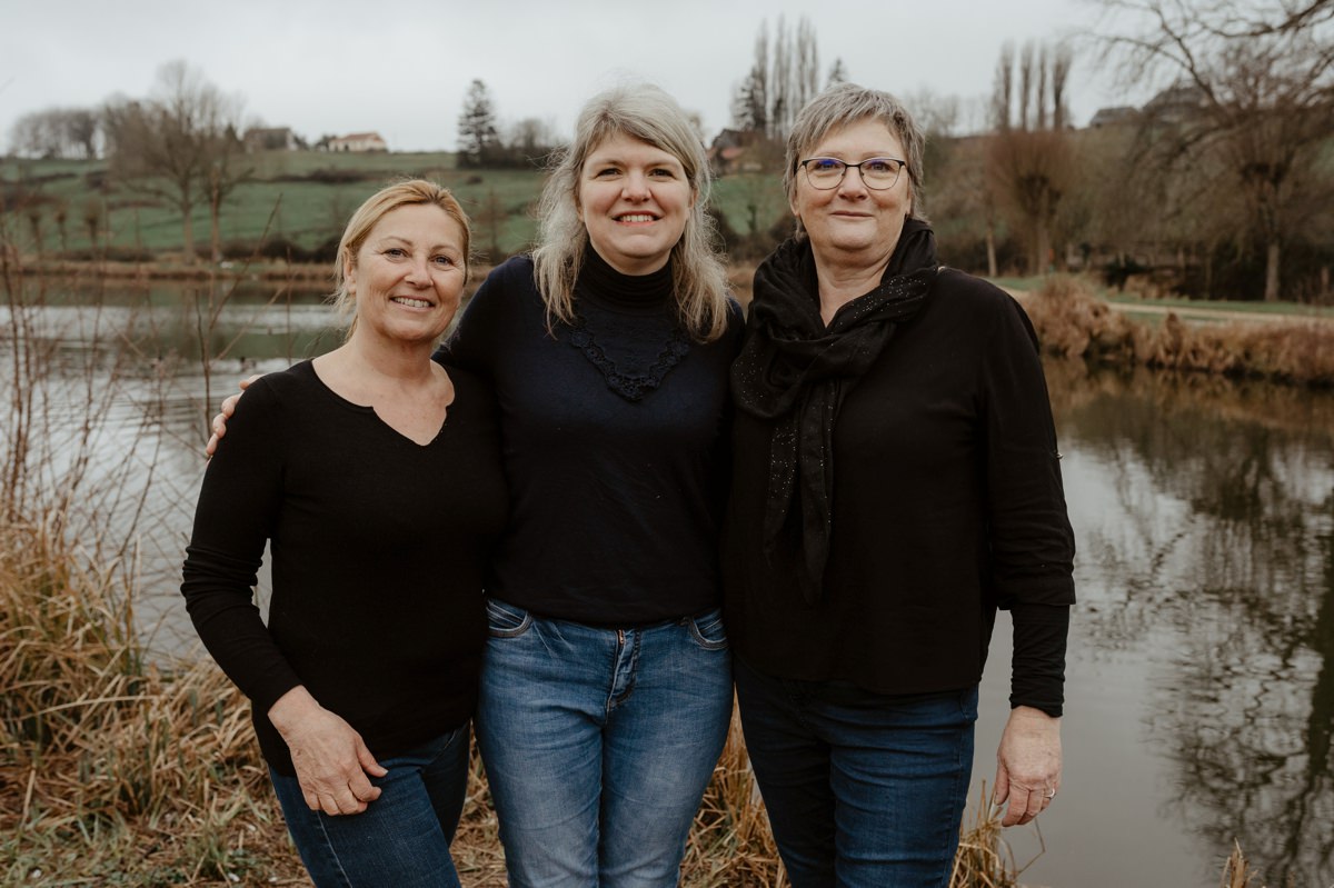 Photographe shooting photo EVJF enterrement de vie de jeune fille à Forges les Eaux en Normandie Seine-Maritime